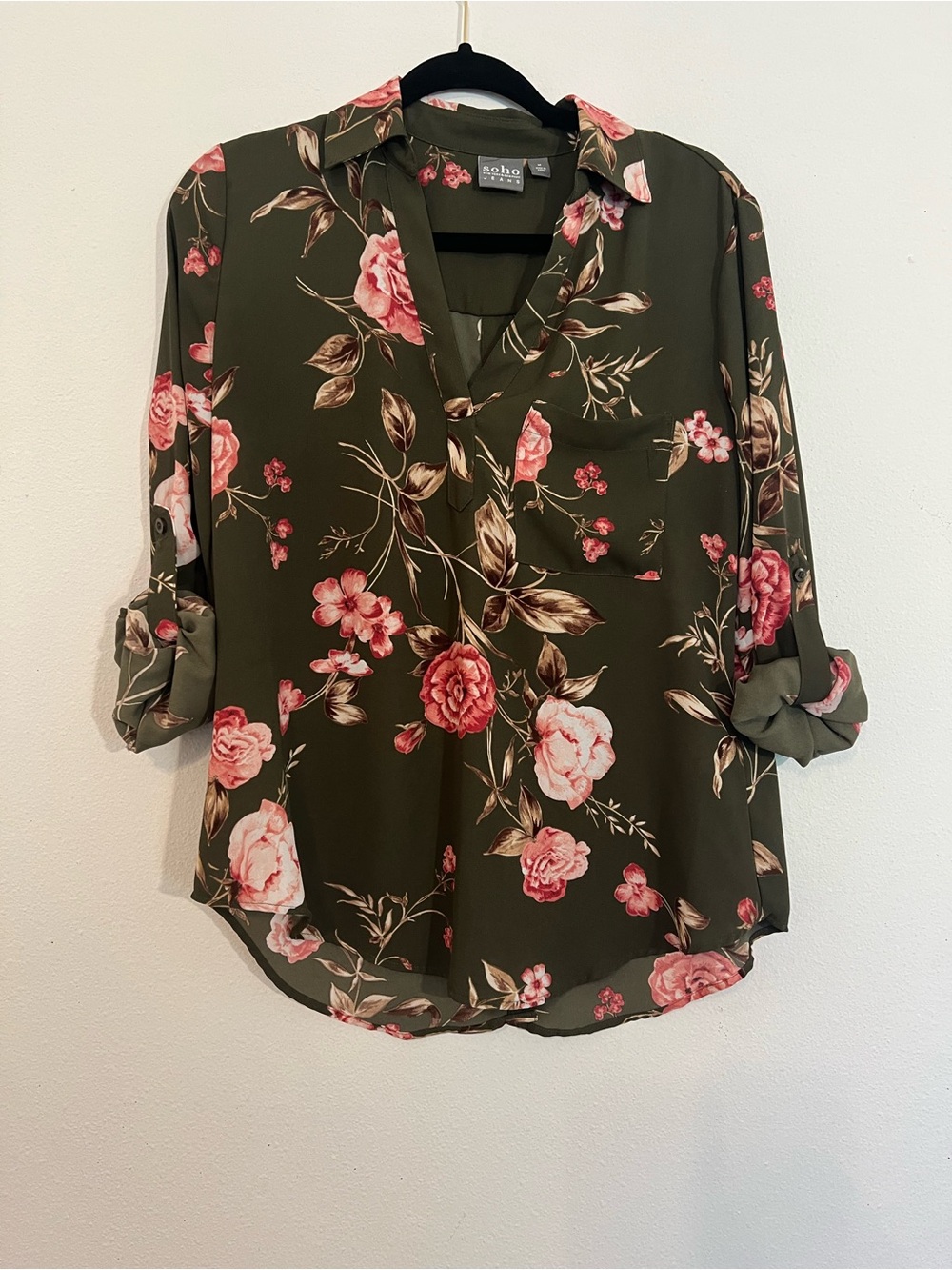 New York & Company Olive Green Floral V-Neck Blouse size Medium - Picture 3 of 9